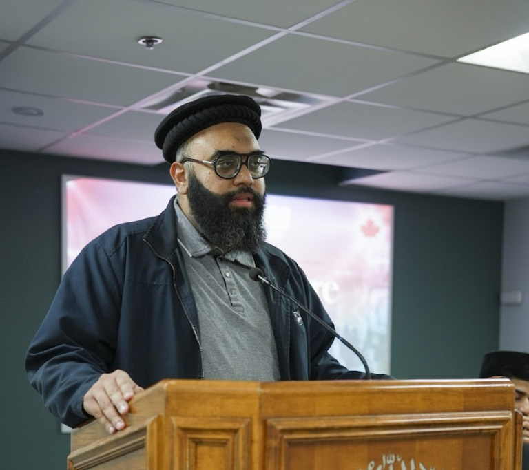 Sadr Majlis Khuddamul Ahmadiyya Canada visits Jamia